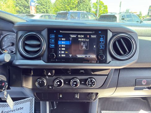 Used 2017 Toyota Tacoma TRD Sport w/ Tow Package AWD/4WD image 22