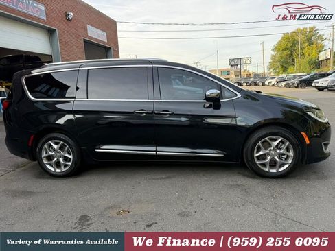 Used 2019 Chrysler Pacifica Limited FWD image 7