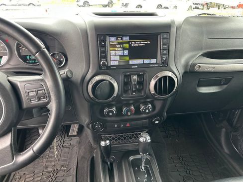 Used 2017 Jeep Wrangler Unlimited Sport w/ Quick Order Package 24S AWD/4WD image 21