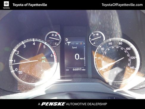 Used 2022 Lexus GX 460 Premium image 12