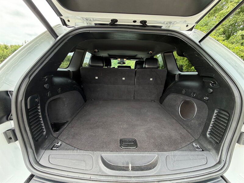 Used 2015 Jeep Grand Cherokee Altitude AWD/4WD image 9