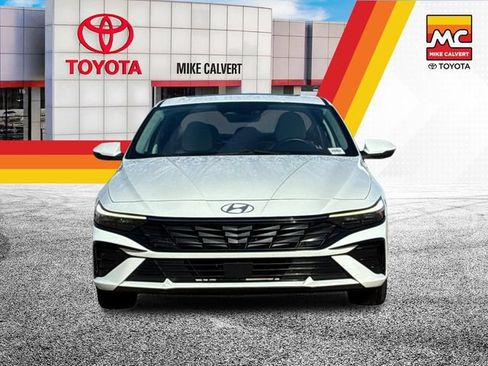 Used 2025 Hyundai Elantra Limited FWD image 8