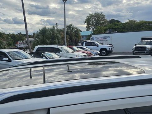 Used 2016 Ford Explorer Limited w/ Equipment Group 301A FWD image 13