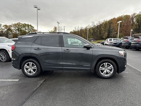 Used 2018 GMC Terrain SLE w/ Driver Convenience Package image 2