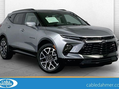 Used 2025 Chevrolet Blazer RS FWD image 1