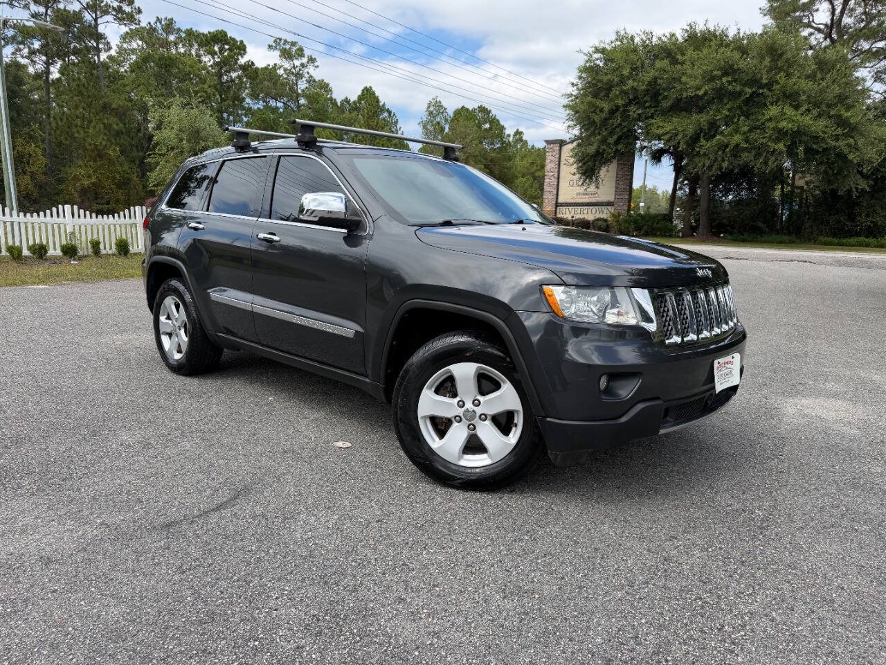 Used 2011 Jeep Grand Cherokee Overland AWD/4WD image 8