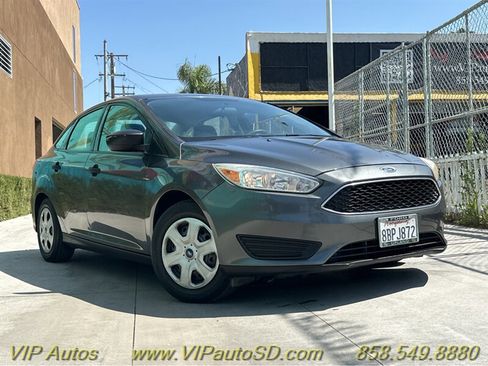 Used 2017 Ford Focus S image 1