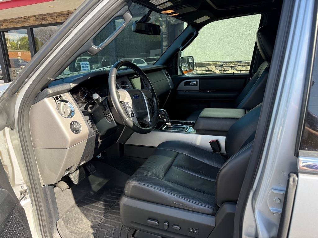 Used 2017 Ford Expedition Limited w/ Equipment Group 301A RWD image 10