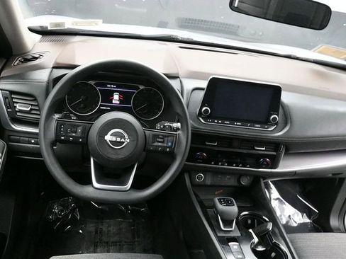 Used 2023 Nissan Rogue SV image 13