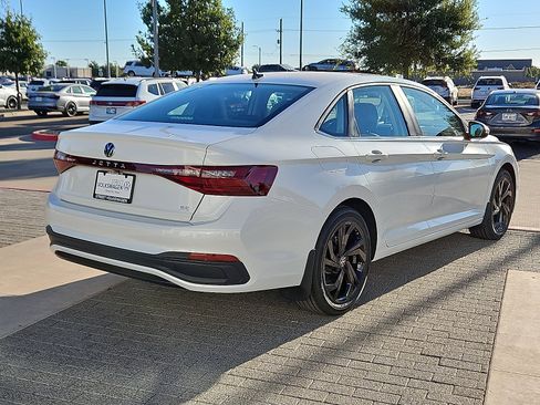 New 2026 Volkswagen Jetta SE image 3