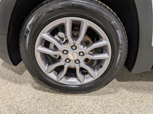 Used 2022 GMC Terrain SLT w/ Tech Package image 9