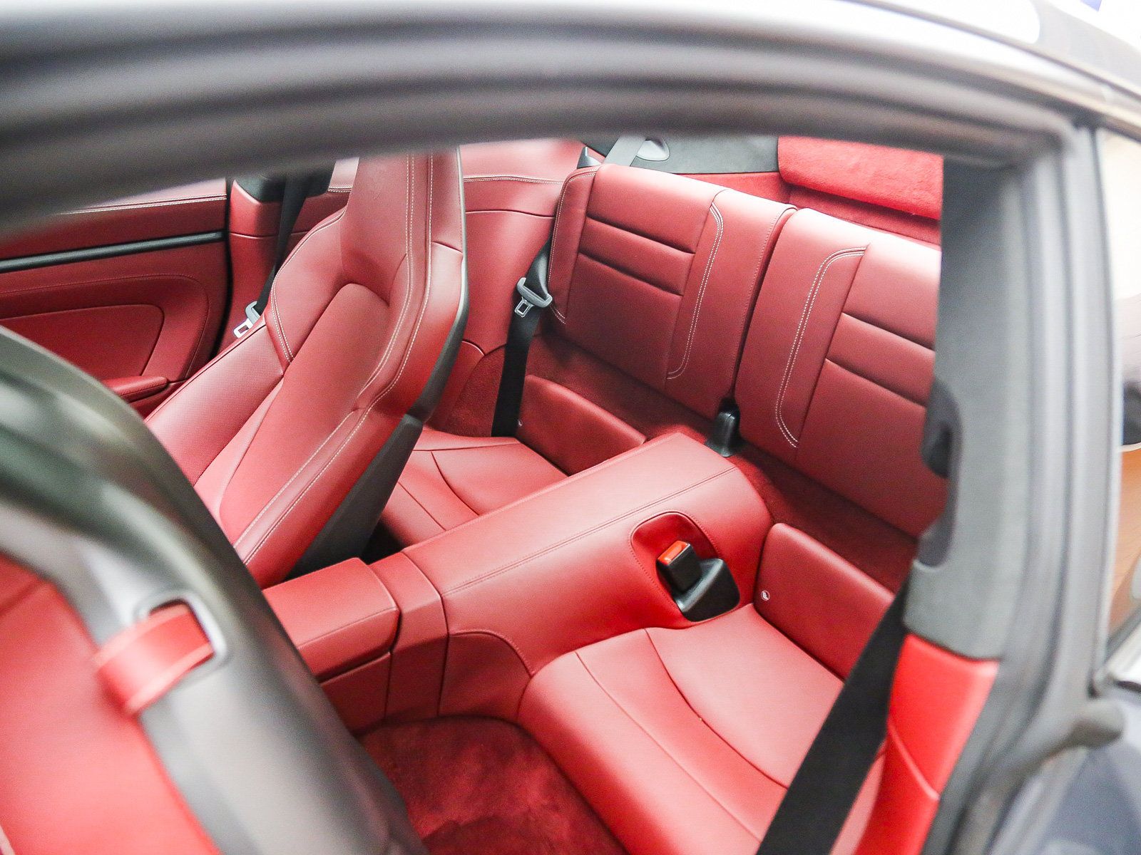 Certified 2025 Porsche 911 Carrera GTS RWD image 23