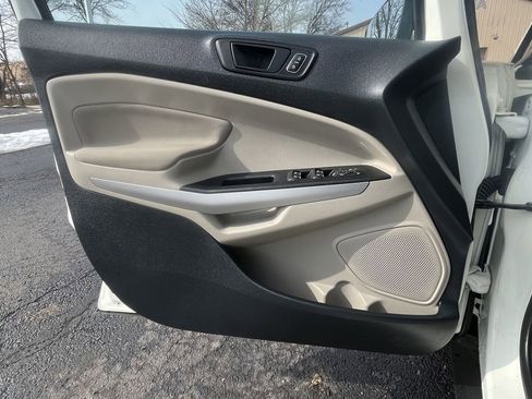 Used 2021 Ford EcoSport S image 9