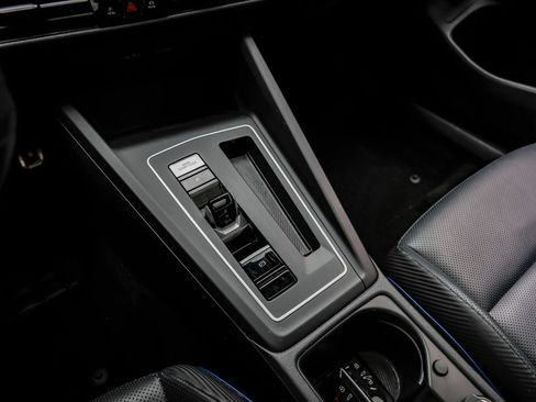 Used 2022 Volkswagen Golf R AWD/4WD image 28