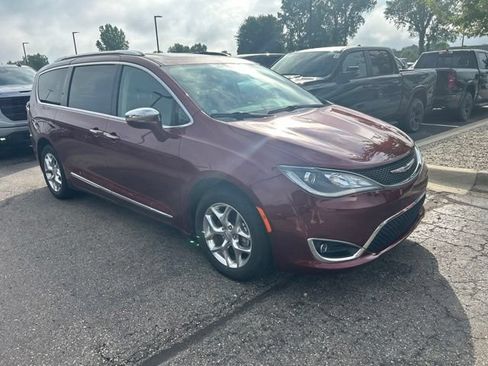Used 2019 Chrysler Pacifica Limited FWD image 5