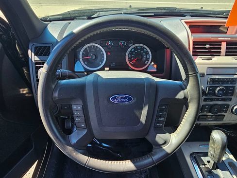 Used 2010 Ford Escape XLT AWD/4WD image 28