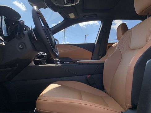 Certified 2025 Lexus RX 350 Premium w/ Accessory Package (Z1) image 16