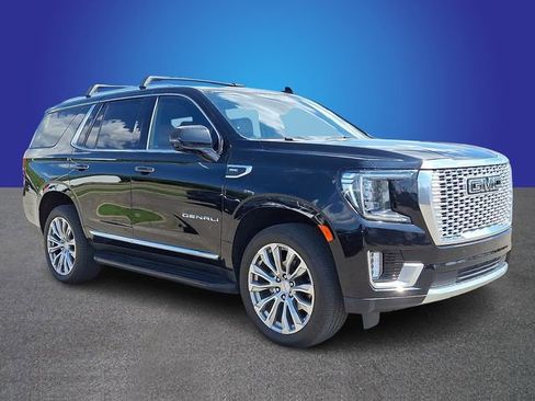 Used 2024 GMC Yukon Denali w/ Advanced Technology Package image 2