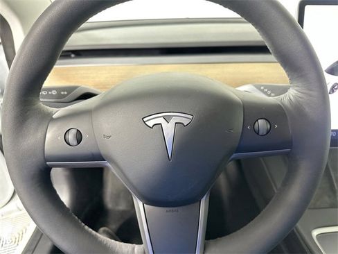 Used 2023 Tesla Model 3 Standard Range image 19
