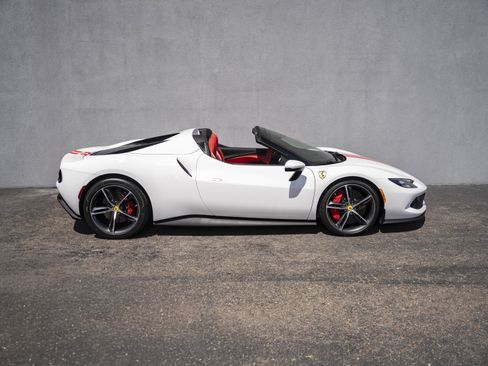 Used 2025 Ferrari 296 GTS RWD image 7