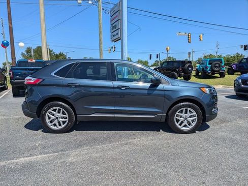 Used 2024 Ford Edge SEL w/ Convenience Package AWD/4WD image 3