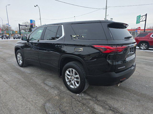 Used 2023 Chevrolet Traverse LS FWD image 3
