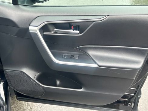 Used 2023 Toyota RAV4 AWD Hybrid image 33
