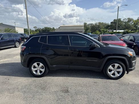 Used 2018 Jeep Compass Latitude w/ Safe & Security Group FWD image 6