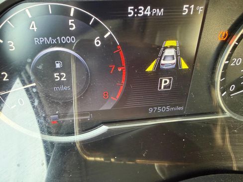 Used 2021 Nissan Versa SR w/ Convenience Package FWD image 27
