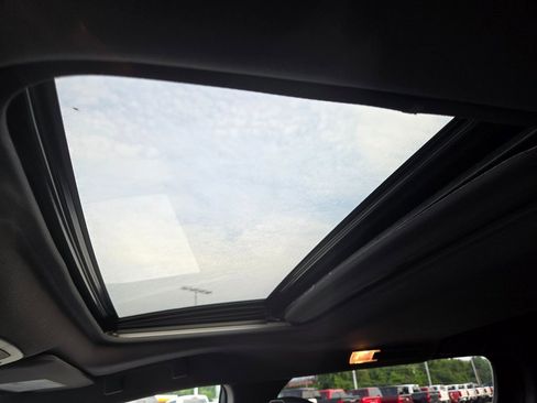 Used 2023 Toyota Sienna XSE image 11