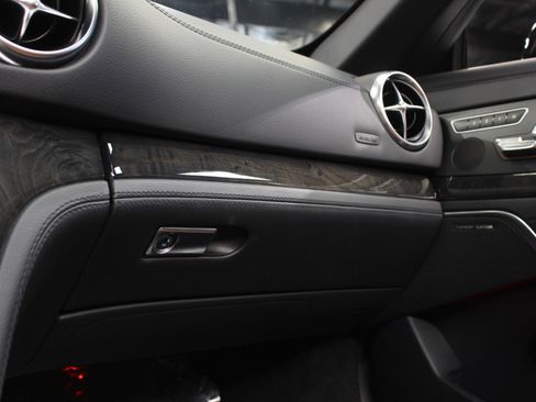 Used 2017 Mercedes-Benz SL 550 image 61