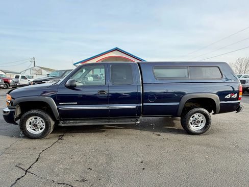 Used 2005 GMC Sierra 2500 SLE w/ Skid Plate Package image 2