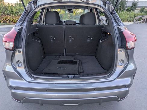 Used 2024 Nissan Kicks SV image 30