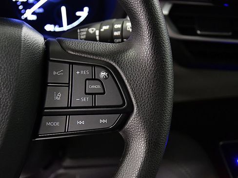 Used 2024 Toyota Sienna LE AWD/4WD image 21