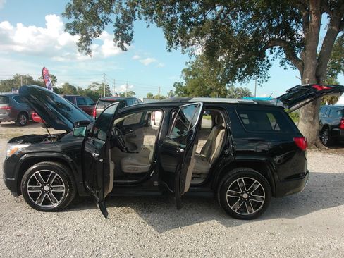 Used 2019 GMC Acadia Denali w/ Technology Package FWD image 10