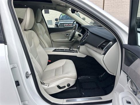 Used 2023 Volvo XC90 T8 Plus w/ Protection Package Premier image 28