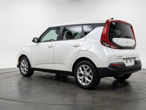 Used 2025 Kia Soul LX w/ LX Technology Package image 6