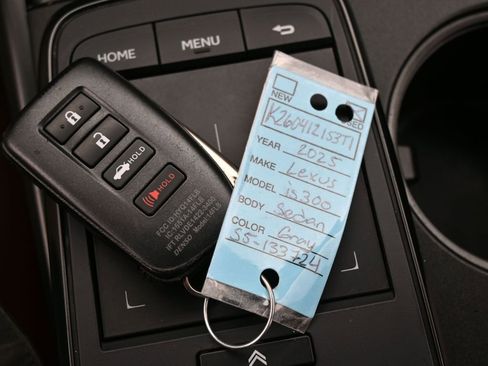 Used 2025 Lexus IS 300 w/ Premium Package image 30