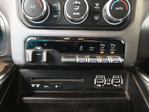 Used 2019 RAM 1500 Big Horn image 30