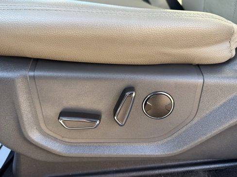 Used 2019 Ford Expedition XLT w/ Equipment Group 202A image 11