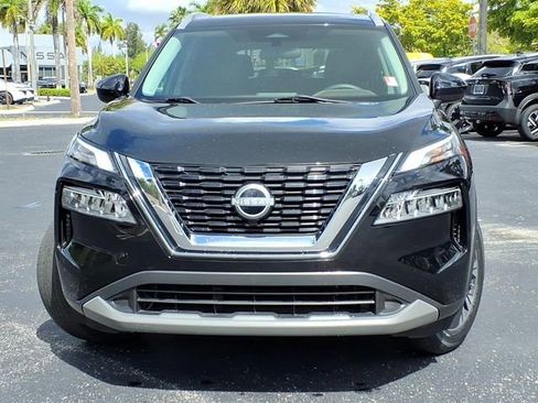 Used 2023 Nissan Rogue SV w/ SV Premium B Package FWD image 2