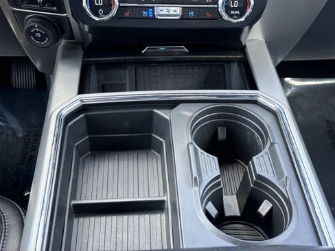 Used 2022 Ford F350 Lariat w/ Lariat Ultimate Package AWD/4WD image 12