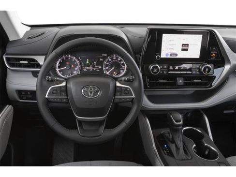 Certified 2025 Toyota Highlander LE AWD/4WD image 6