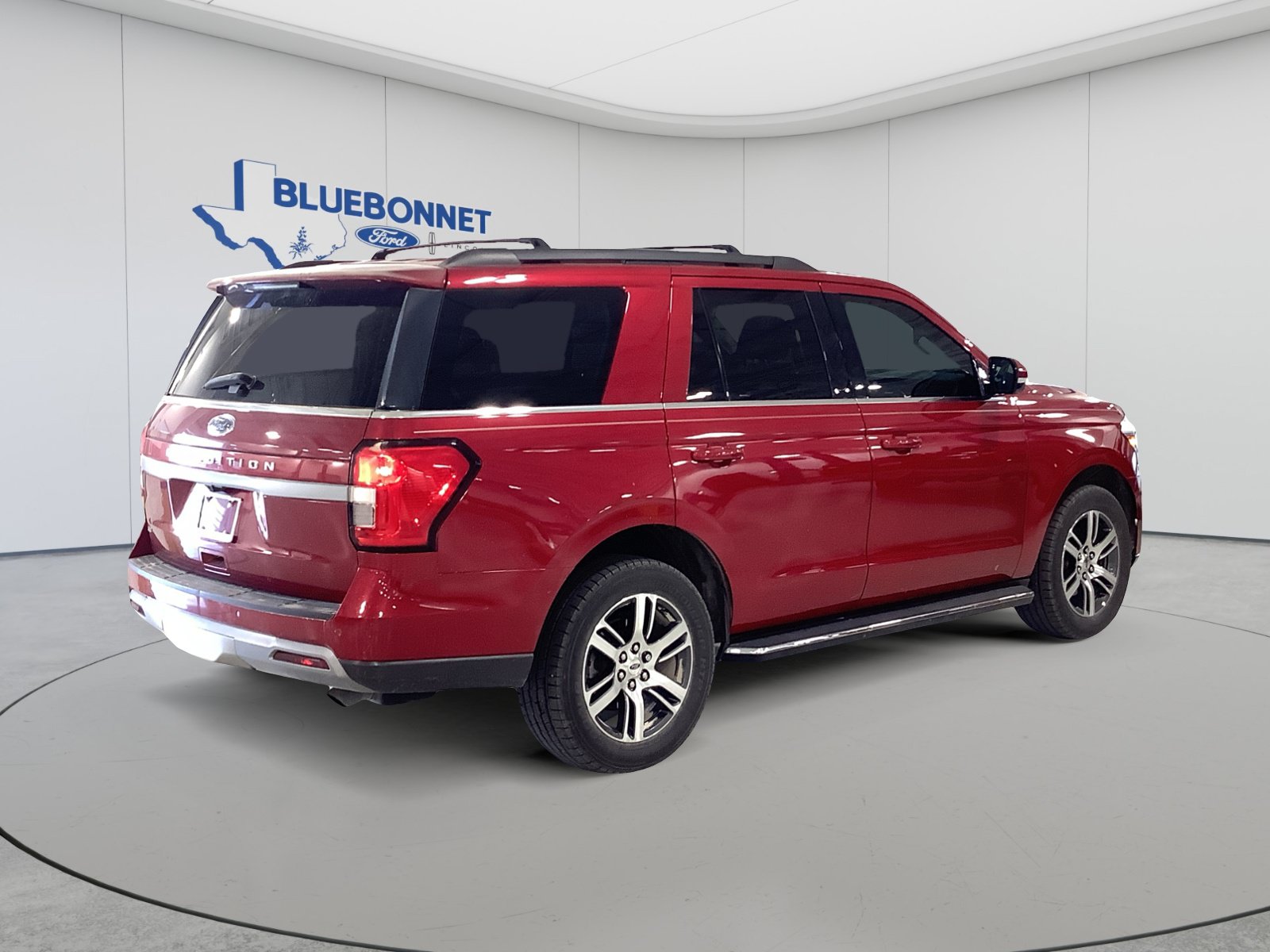 Used 2022 Ford Expedition XLT RWD image 4