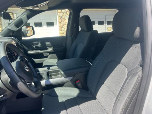 New 2026 RAM 1500 Express AWD/4WD image 12
