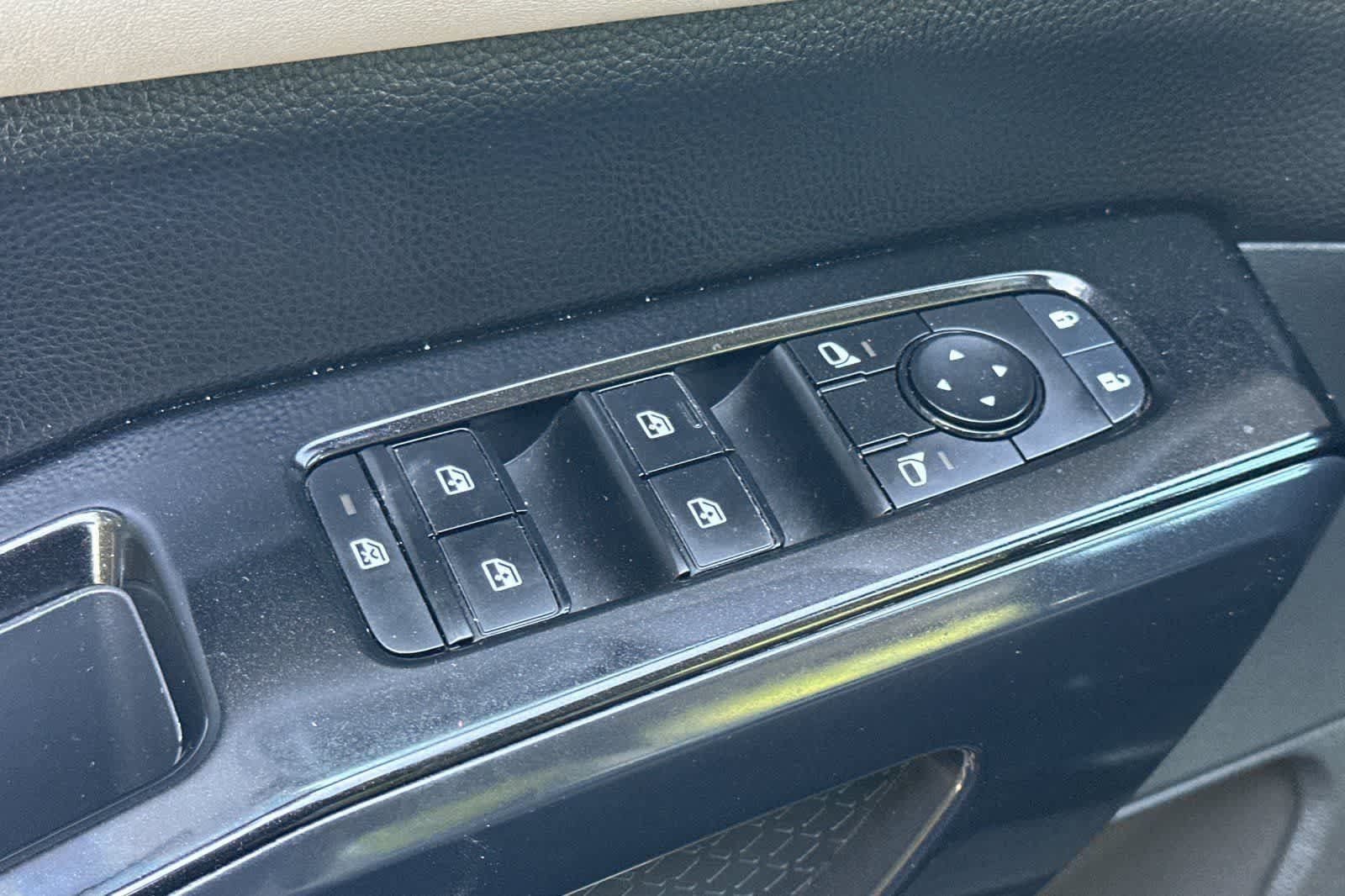 Certified 2022 Nissan Pathfinder SV FWD image 14