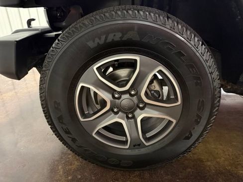 Used 2015 Jeep Wrangler Unlimited Sport w/ Quick Order Package 24S AWD/4WD image 10
