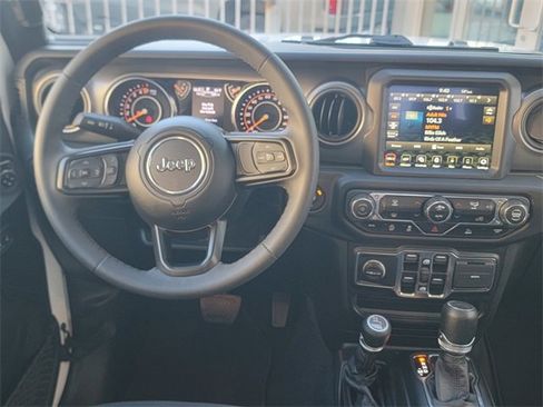 Used 2023 Jeep Gladiator Sport image 14