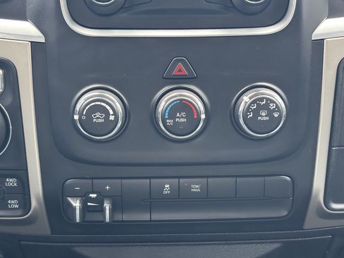 Used 2014 RAM 1500 Classic SLT AWD/4WD image 21
