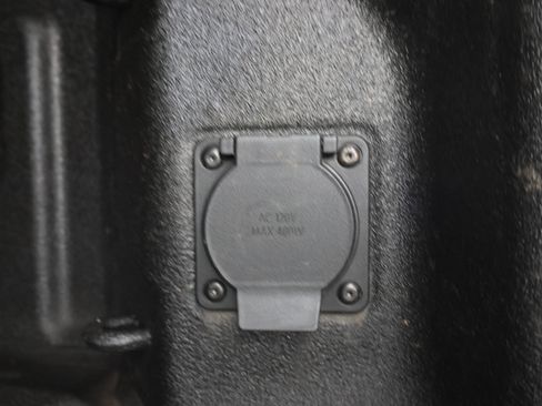 Used 2024 Chevrolet Silverado 2500 LT AWD/4WD image 29